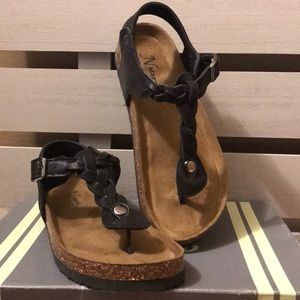 Natural Reflections “Melissa” Sandal!